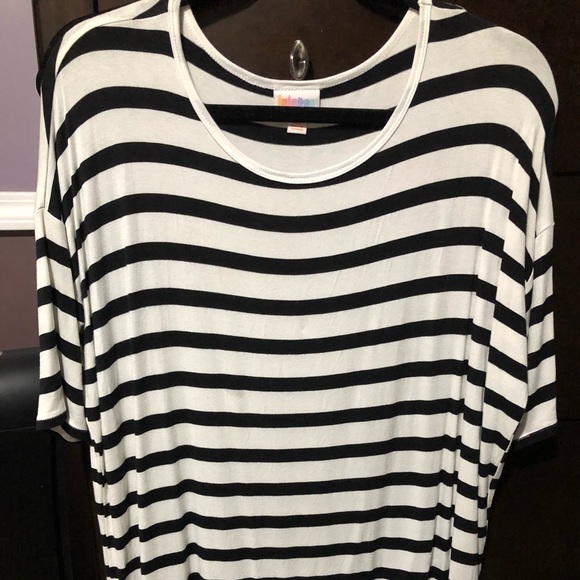 XS LuLaRoe Irma - Picture 1 of 4